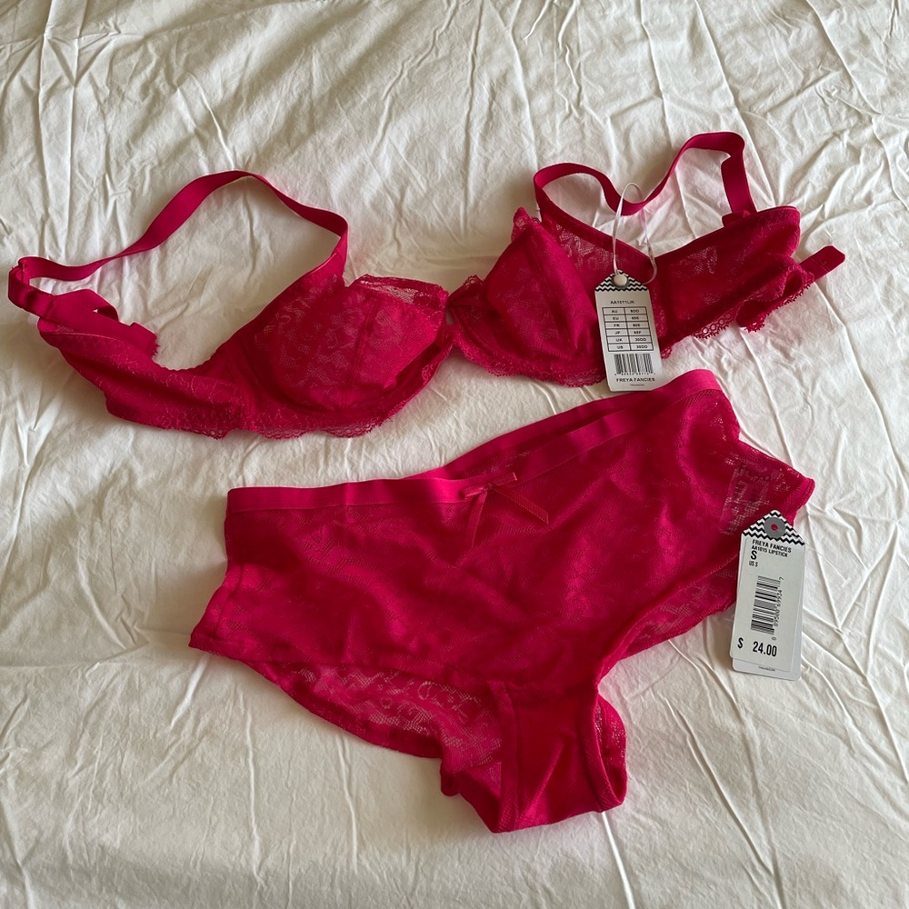 NEW! FREYA Bra and Panties set 36C and size S.